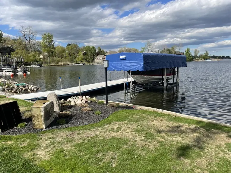 Boat & Pontoon Lifts photo 10