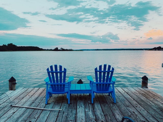 dock install two chairs